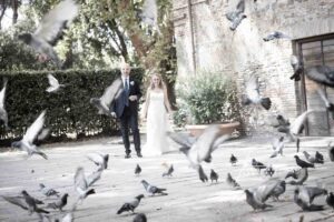 Momento di complicità tra gli sposi durante la sessione fotografica - Foto di Fabio Marcangeli
