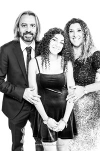 Foto elegante degli ospiti al matrimonio con set Wedding Portrait